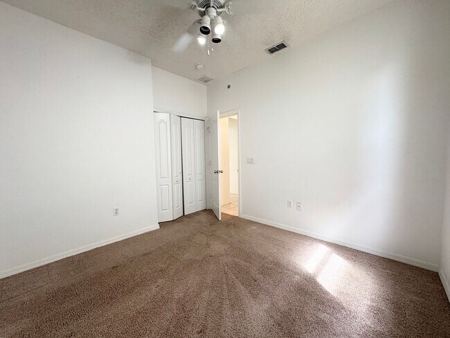 Building Photo - Fantastic Lake Nona area 4 BR 2 BA home in...
