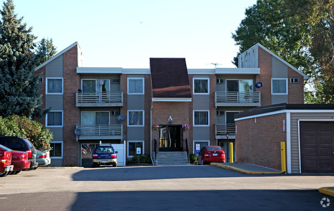 Building Photo - Lake Grace Apartments