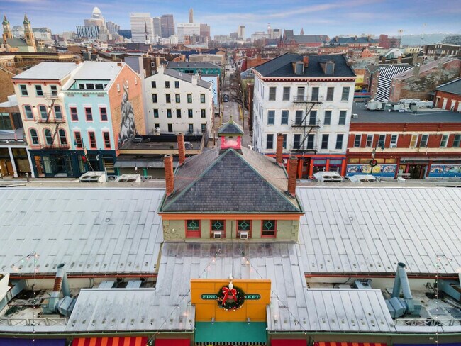 Building Photo - 111 W Elder St