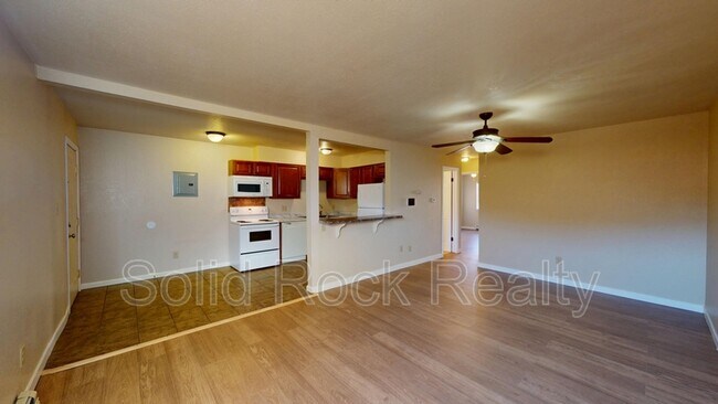 Building Photo - 3014 Mallard Dr