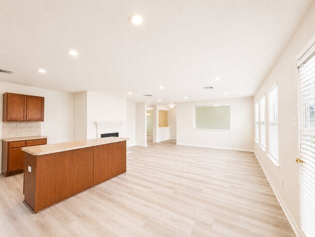 Building Photo - 13447 Blue Swallow Dr