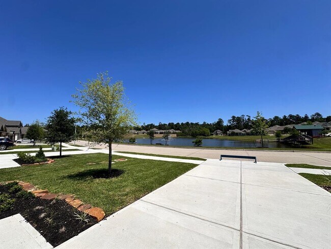 Building Photo - 6119 White Spruce Dr