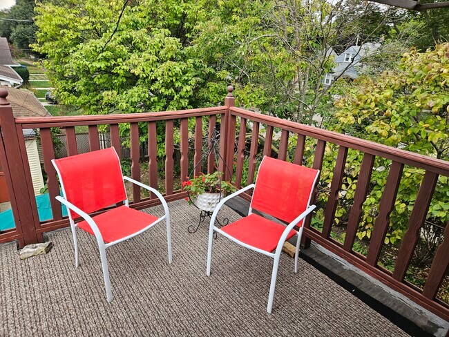 Building Photo - 6633 Milwaukee Ave