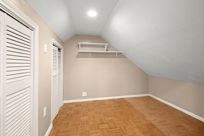 Building Photo - 17627 Macrantha Dr
