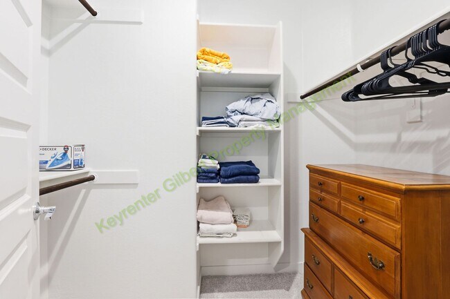 Building Photo - Fully-Furnished End Unit Gilbert Home in Warner Meadow Community