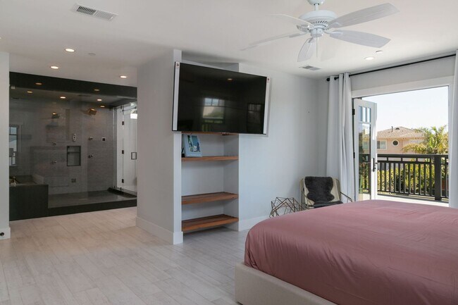 Building Photo - 1520 Mandalay Beach Rd