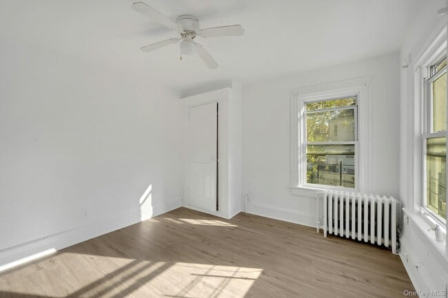 Building Photo - 333 S 6th Ave