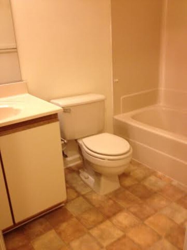 Building Photo - 4641 Stonebridge Lane
