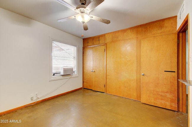 Building Photo - 1301 W Osborn Rd