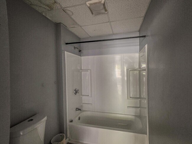 Building Photo - 9 Greenwood St