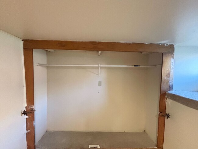 Building Photo - 361-361 Williams Ave S