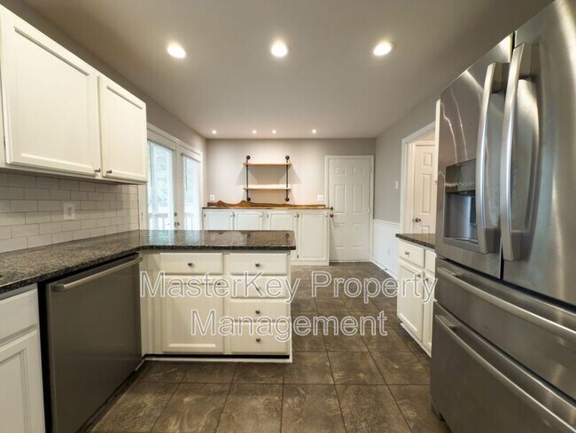 Building Photo - 5236 Knightsbridge Way