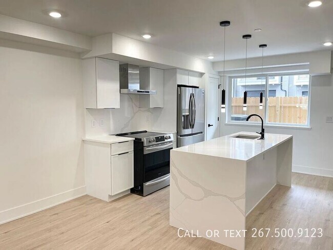 Building Photo - 2605 E Boston St