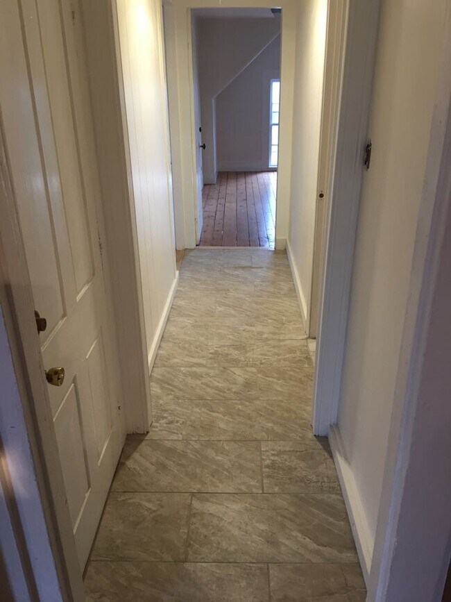 Building Photo - 21 Pleasant St