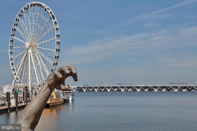 Building Photo - 145 Riverhaven Dr