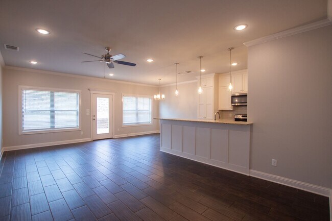 Building Photo - Available Now! Stunning 3 Bedroom 2 Bath Home in Whitehouse!