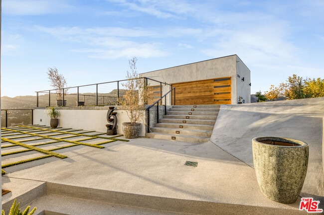 Building Photo - 22570 S Summit Ridge Cir