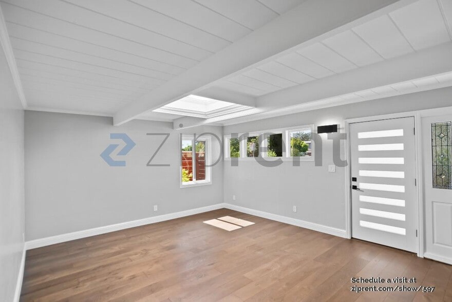 Building Photo - 599 Cypress Ave