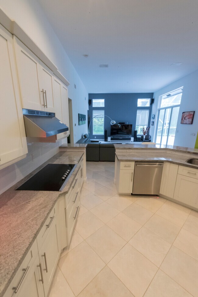 Building Photo - Live the Resort Life in Boca Raton - AVAIL...