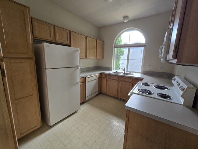 Building Photo - 6317 Barstow Ln SE