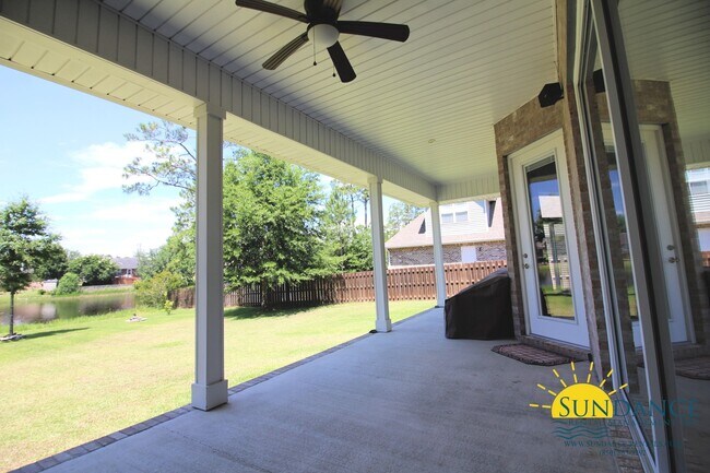 Building Photo - Stunning 4 Bedroom Custom Built Lake Front Home!