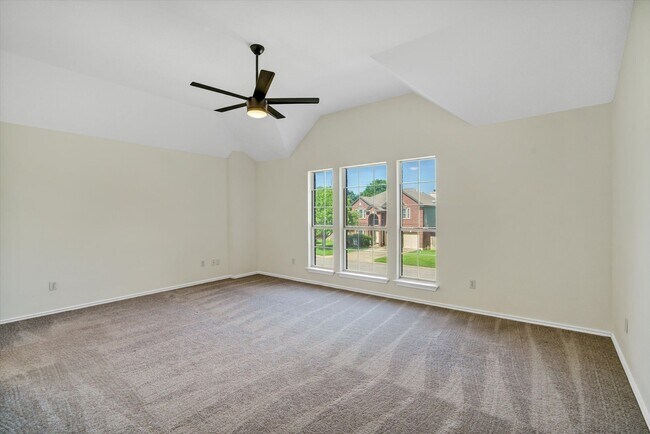 Building Photo - 412 Steeplechase Dr