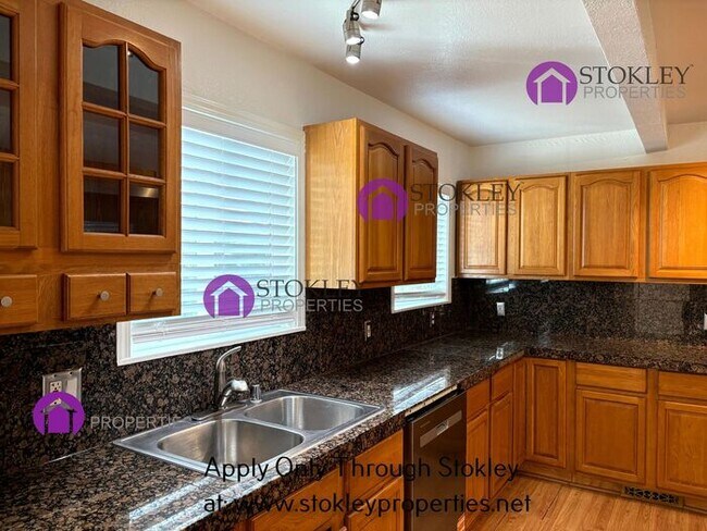 Building Photo - 2838 Loma Vista Ave