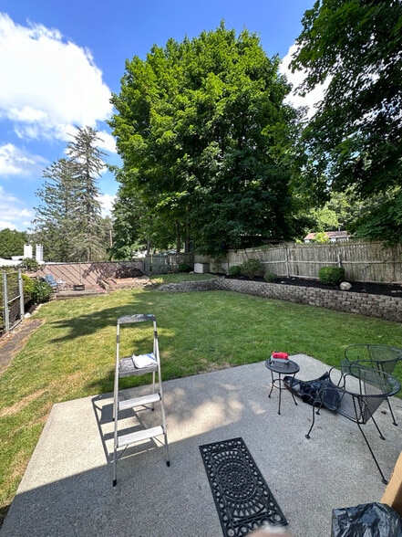 Building Photo - 712 Glen Rd