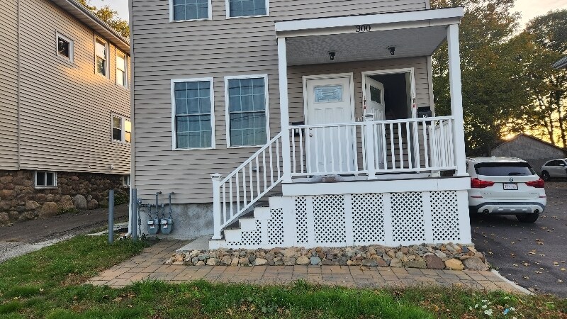 Building Photo - 300 Quincy Ave
