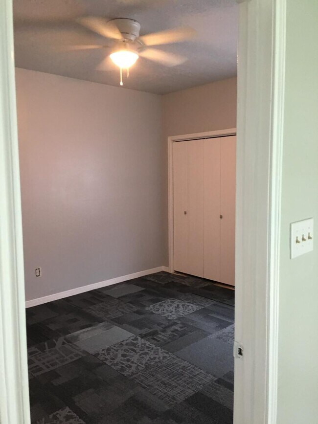 Pick me. - 908 Pearl St