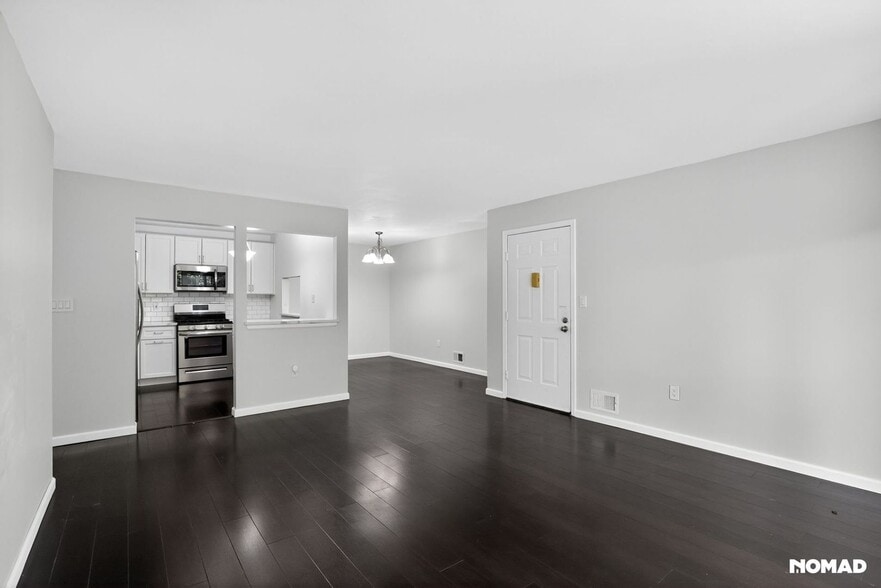Building Photo - 30 Scherer Ct