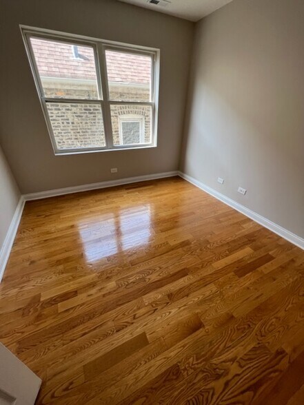 Second Bedroom - 2327 S Sawyer Ave