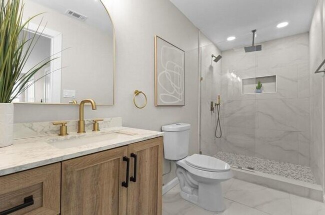 Building Photo - 2155 Hickory Trce