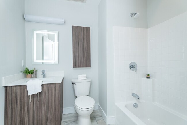 Building Photo - 16 Laurel St