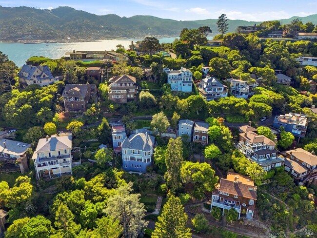 Building Photo - 172 Bella Vista Ave