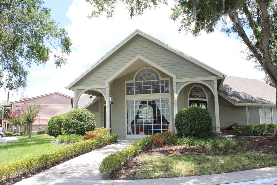 club house - 2550 N Alafaya Trl
