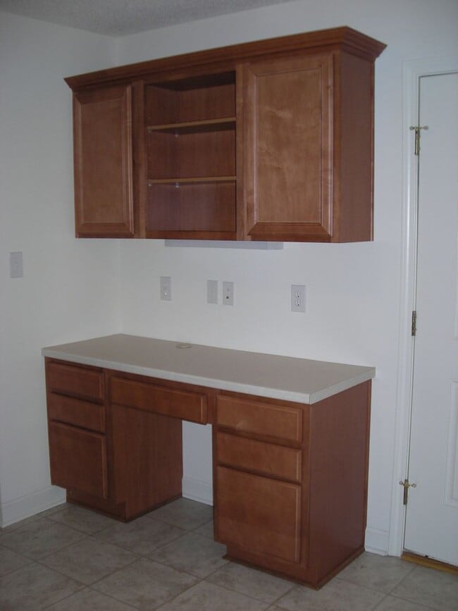 Building Photo - 183 Clusters Cir