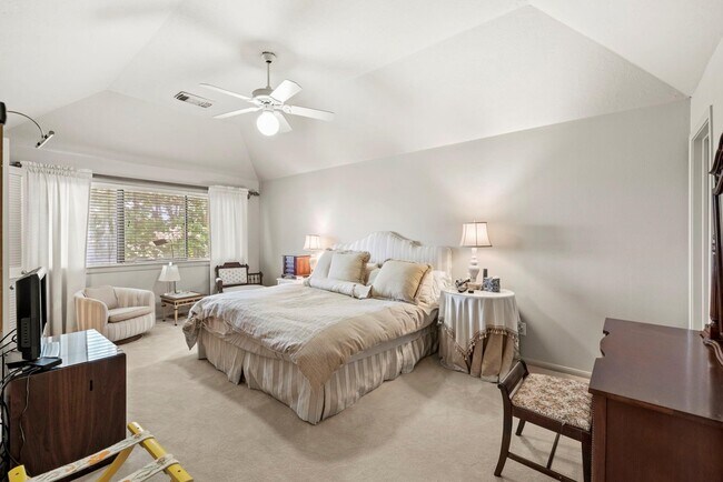 Building Photo - 4513 Country Club View