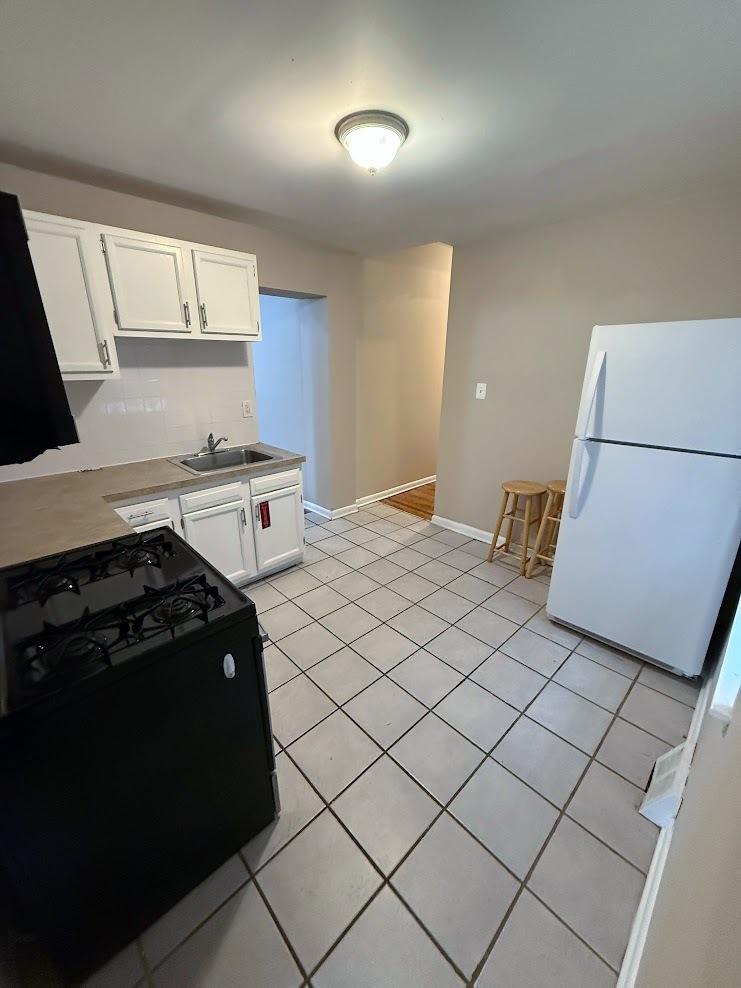 Kitchen - 2148 N Carlisle St