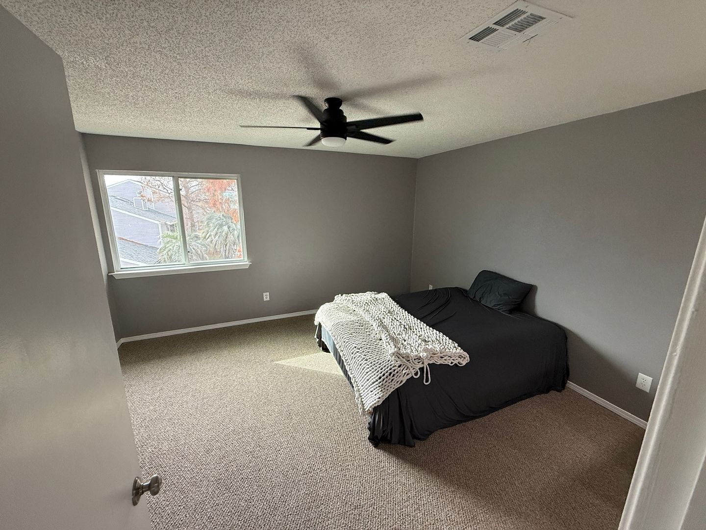 Building Photo - 186 Avant Garde Cir