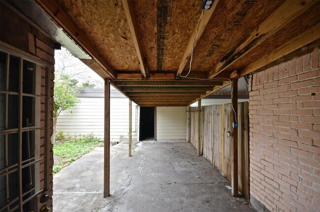 Building Photo - 7022 S Dairy Ashford Rd