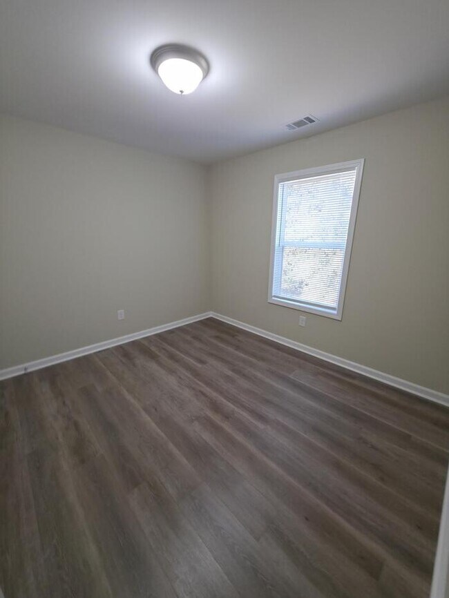 Building Photo - 29 Charlotte Pl