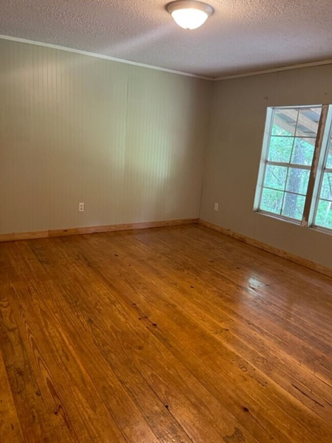 Building Photo - Rustic home in Citronelle