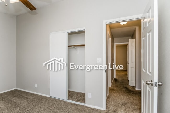 Building Photo - 5913 E Ellis St