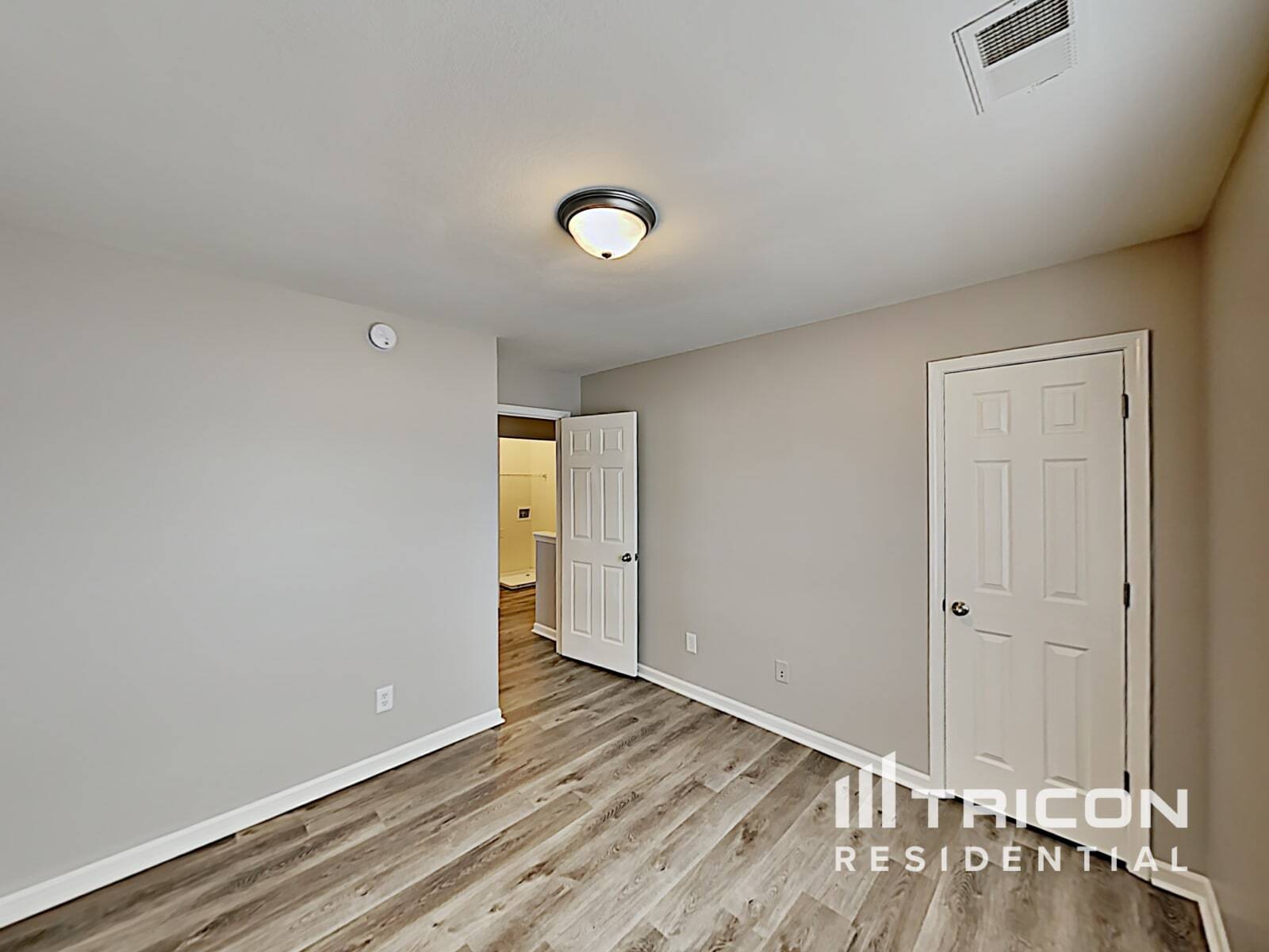 Building Photo - 725 Jack Russell Ct