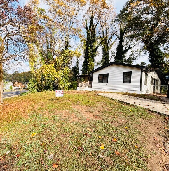 Building Photo - 800 West Ave