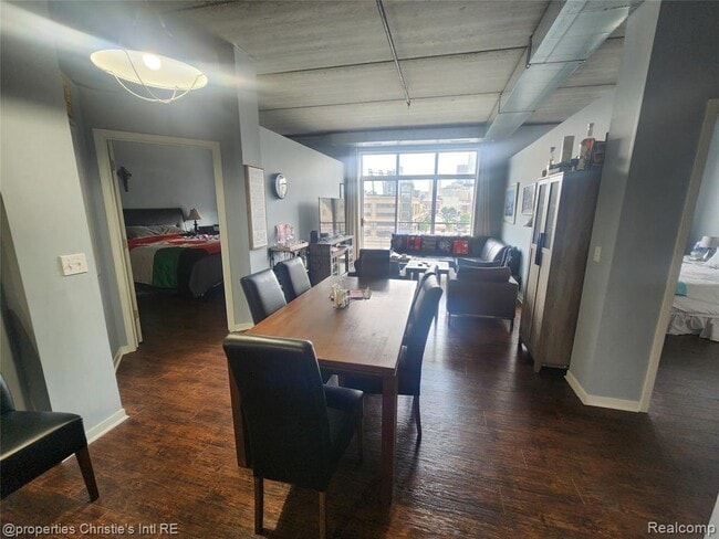 Building Photo - 66 Winder St