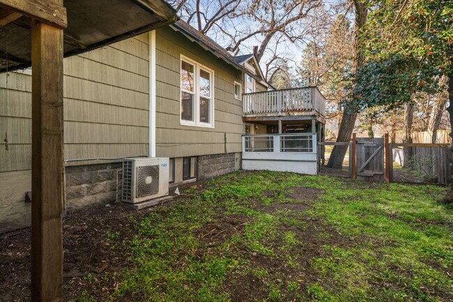 Building Photo - 248 Walker Ave