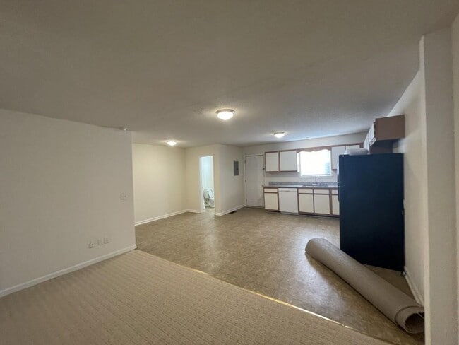 Building Photo - 47 Wanda St