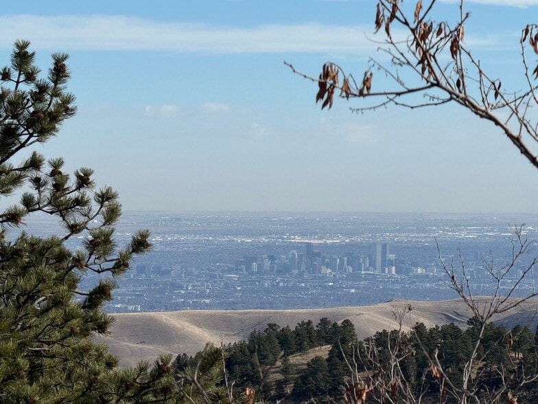 Building Photo - 1559 S Lininger Dr